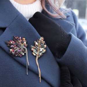 BROOCHES